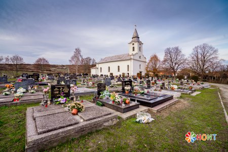 Evanjelický kostol v obci Hontianske Tesáre