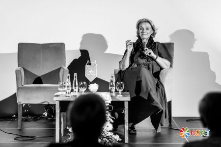 Talk show Pod kožu s Evou Pavlíkovou a Petrom Lipom