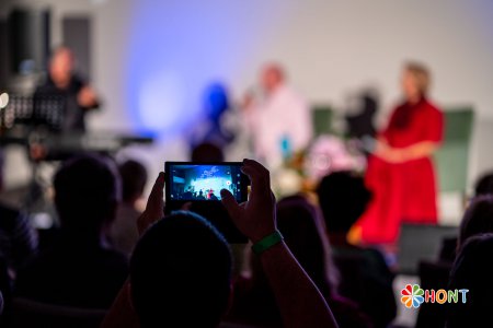 Talk show Pod kožu s Evou Pavlíkovou a Petrom Lipom