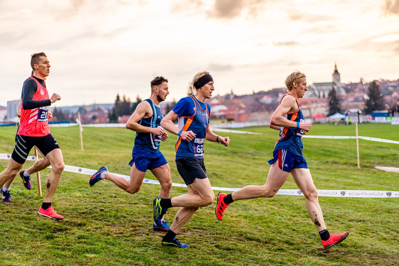 68. šampionát Slovenskej republiky v cezpoľnom behu prvýkrát v Krupine
