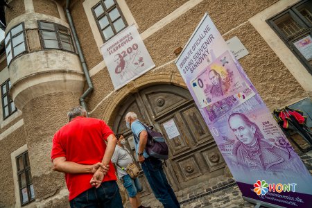 V Múzeu Andreja Sládkoviča v Krupine sa uskutočnil predaj 0-eurovej bankovky
