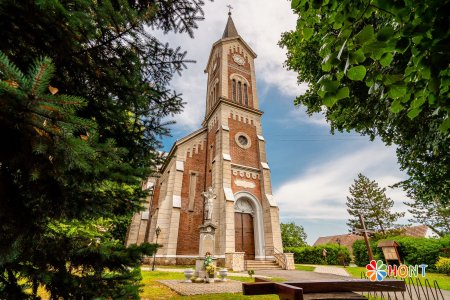 Rímskokatolícky farský kostol sv. Juraja - Plášťovce