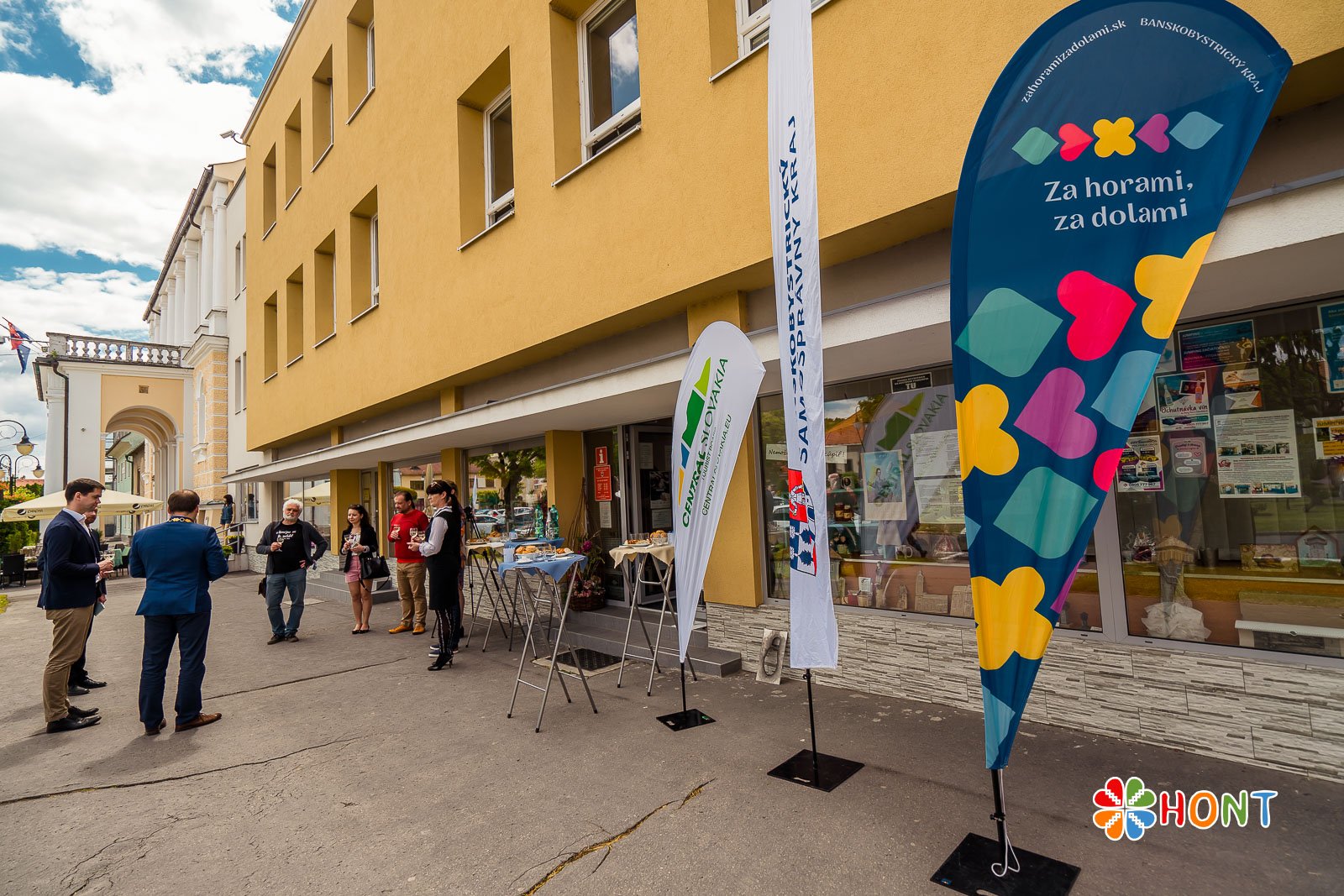 Odhalenie lavičky Andreja Sládkoviča a spoznávacieho okruhu 