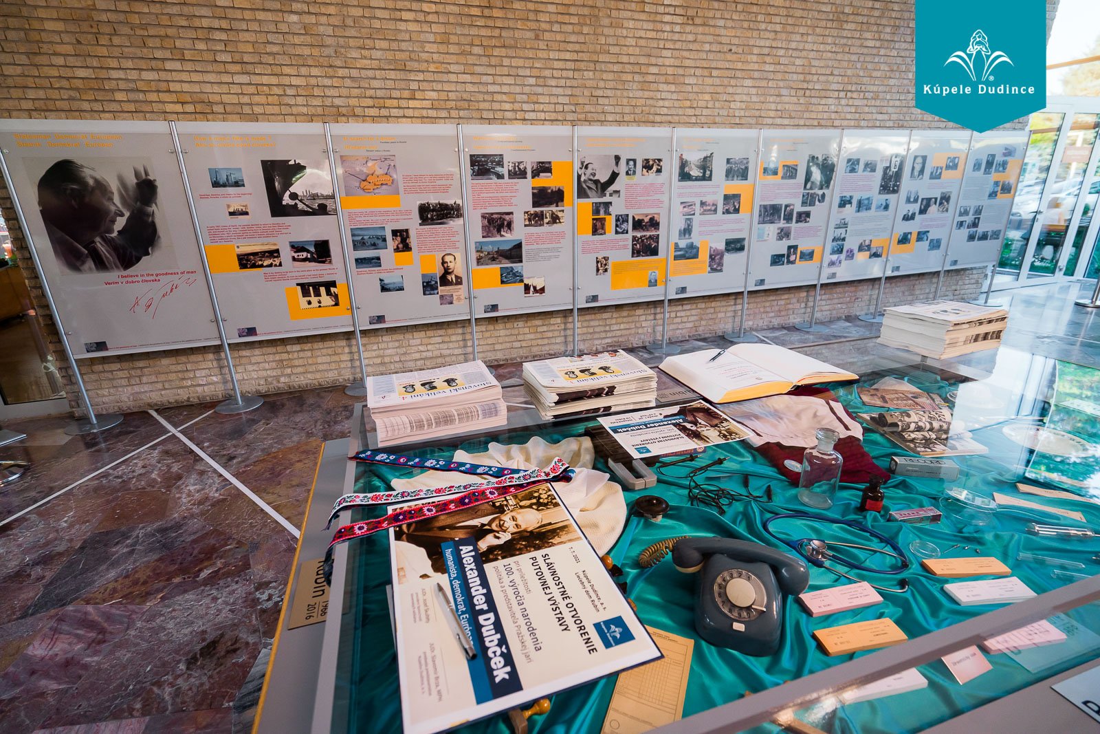 Putovná výstava o A. Dubčekovi „pristála“ v Kúpeľoch Dudince