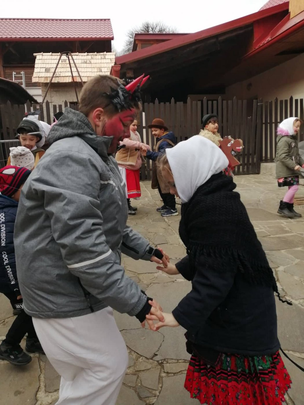 Fašiangový sprievod detí zo ZŠ Litava