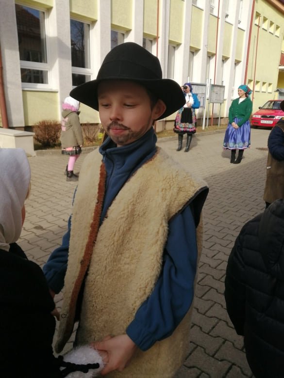 Fašiangový sprievod detí zo ZŠ Litava