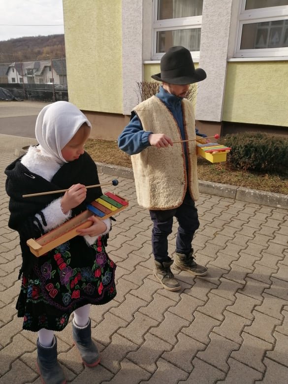 Fašiangový sprievod detí zo ZŠ Litava