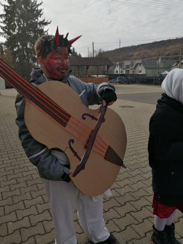 Fašiangový sprievod detí zo ZŠ Litava