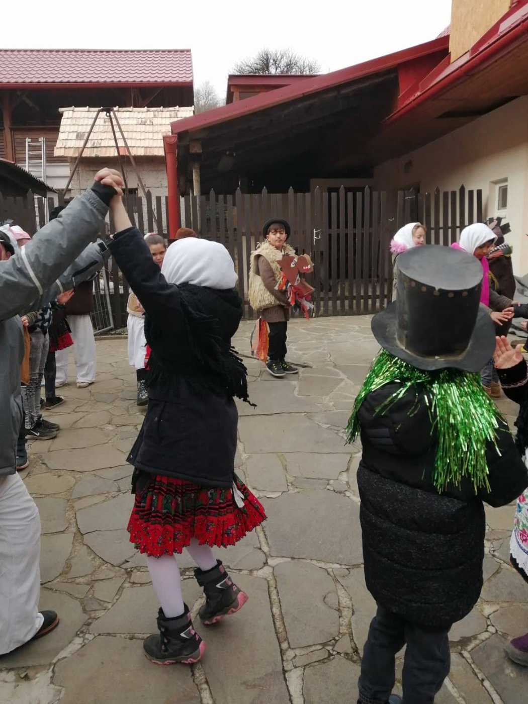 Fašiangový sprievod detí zo ZŠ Litava