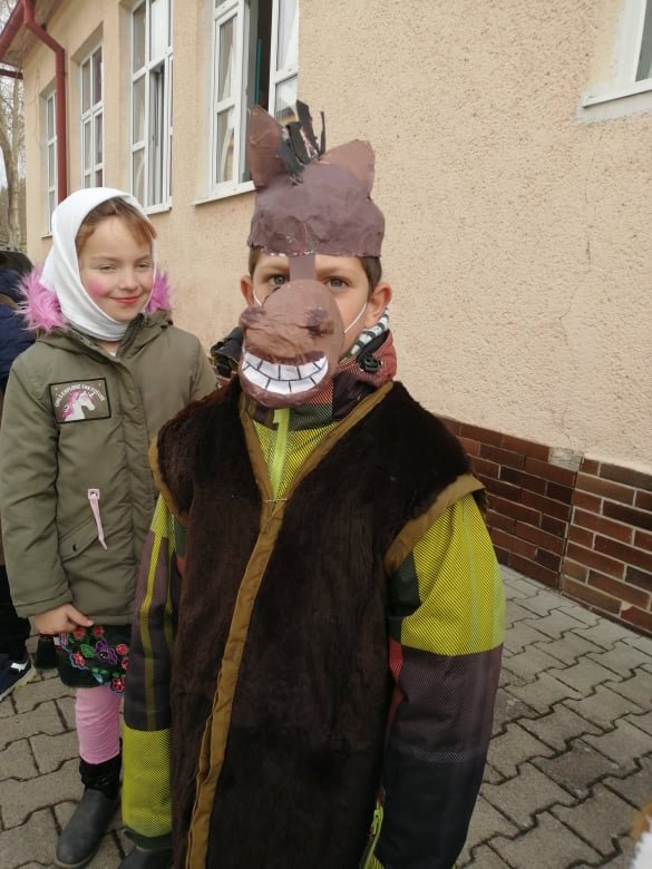 Fašiangový sprievod detí zo ZŠ Litava