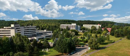 Dávno napísané dejiny športu Hontu, hokeja zvlášť, v prepojení na kúpeľníctvo i naše životy