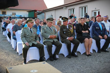 Generálporučík Daniel Zmeko v Hontianskych Tesároch odhalil Pamätník padlým občanom