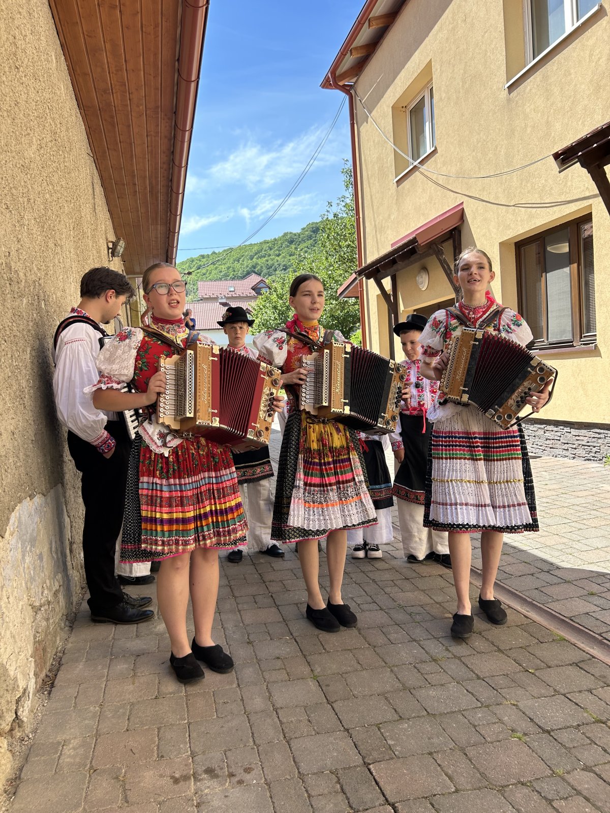 Poľskí hostia objavovali tradície Hrušova a vinice pomocou moderných technológií
