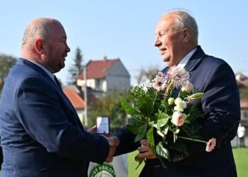 Načo to tajiť – každá spolupráca by mala mať svoje pevné zásady. Platí to aj pre tú, ktorá zostáva širšej verejnosti skrytá, no formuje dôležitú trasu: škola rodinného typu – zakladateľ – orientácia na život so športom –